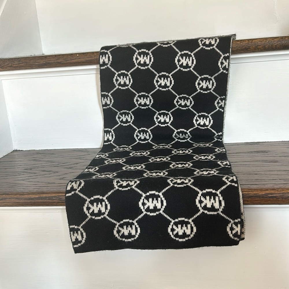MK Scarf - New